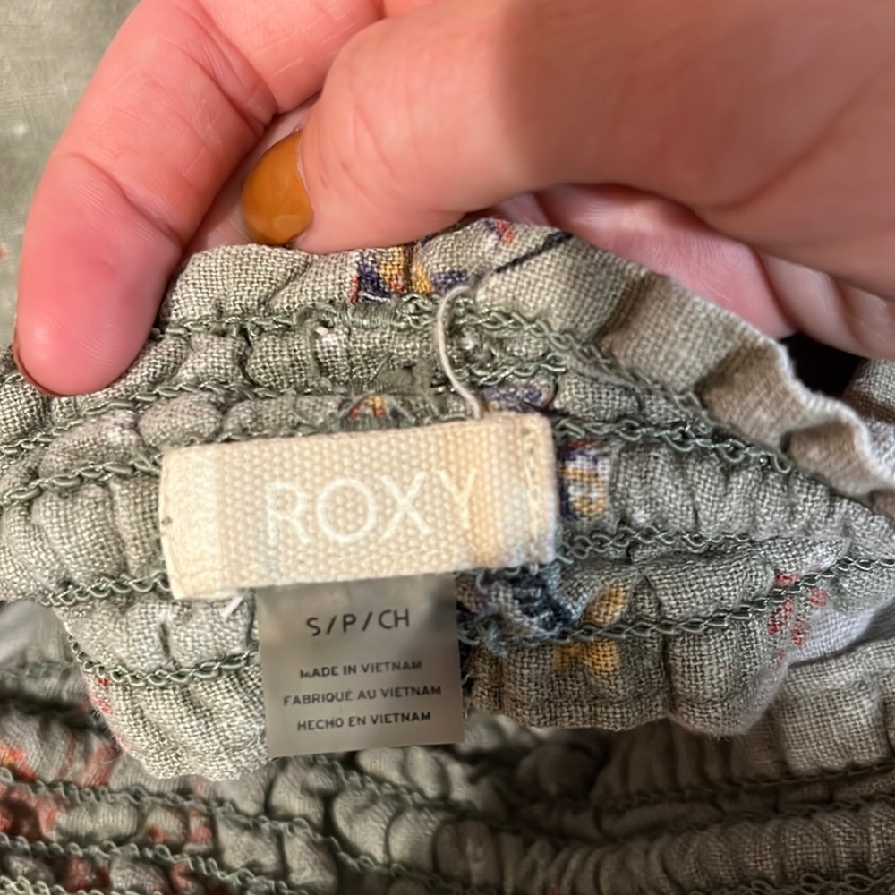 Small Roxy shorts - Picture 3 of 3